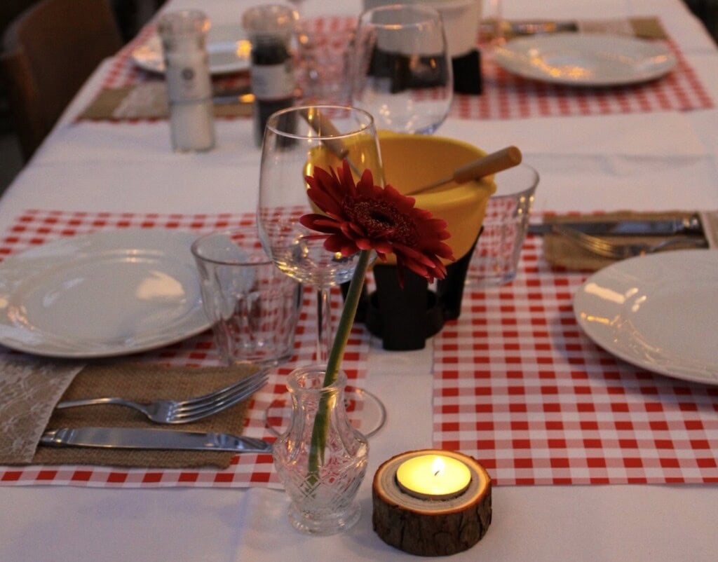 Cheese fondue pop-up restaurant at the Amsteltuin